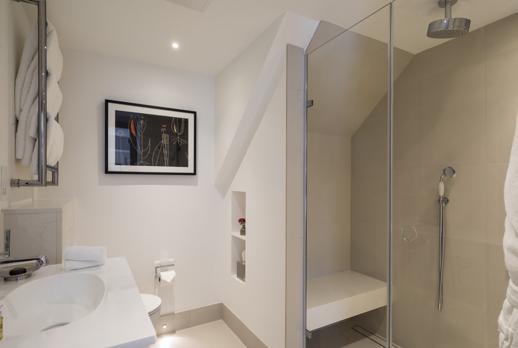 0007 - 2018 - Old Bank Hotel - Oxford - High Res - Bathroom Small Double - Web Feature