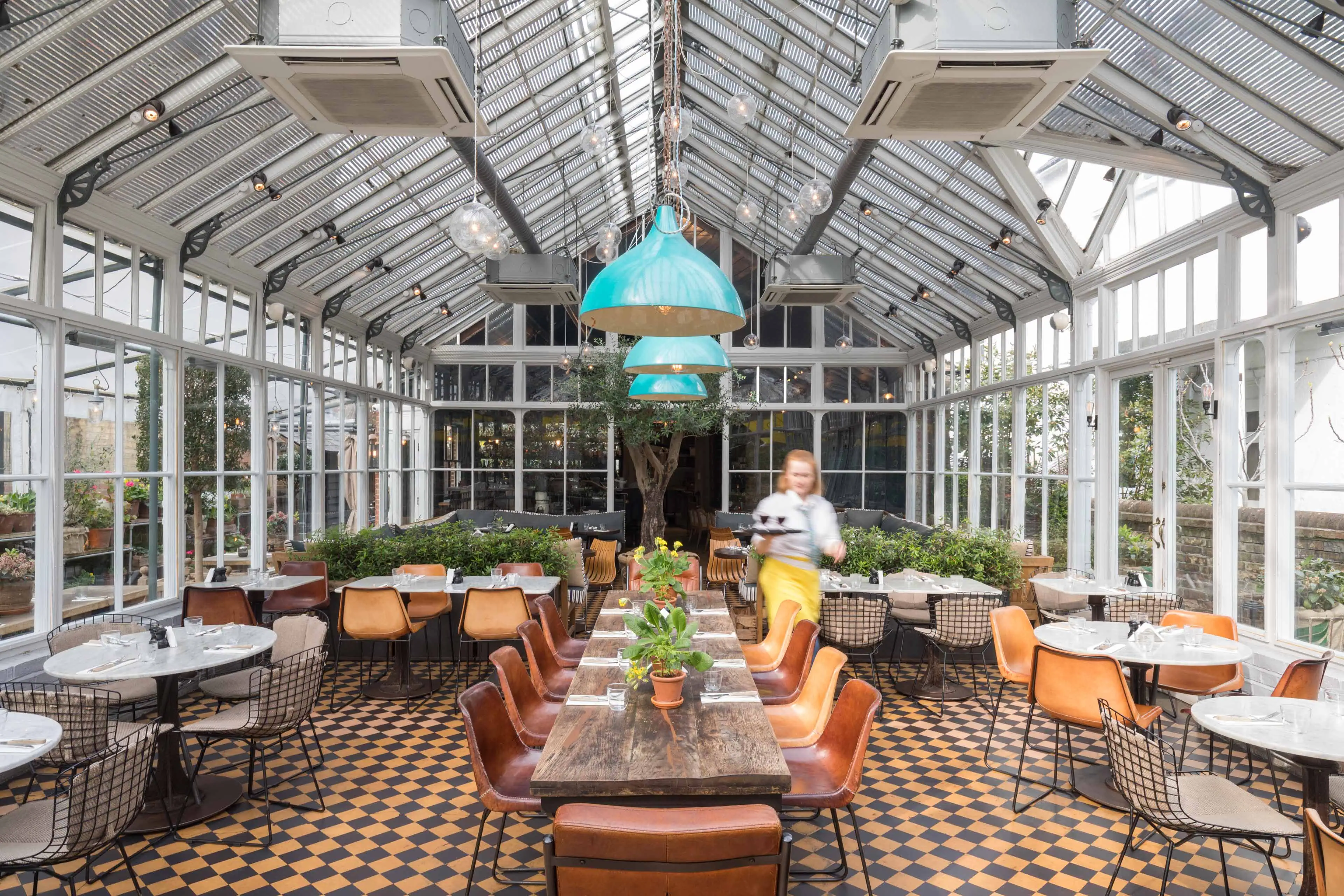 0006 - 2019 - Gees Restaurant & Bar - Oxford - High Res - Conservatory Dining - Web Hero