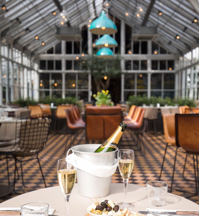 0008 - 2019 - Gees Restaurant & Bar - Oxford - High Res - Conservatory Dining Champagne - Web Feature