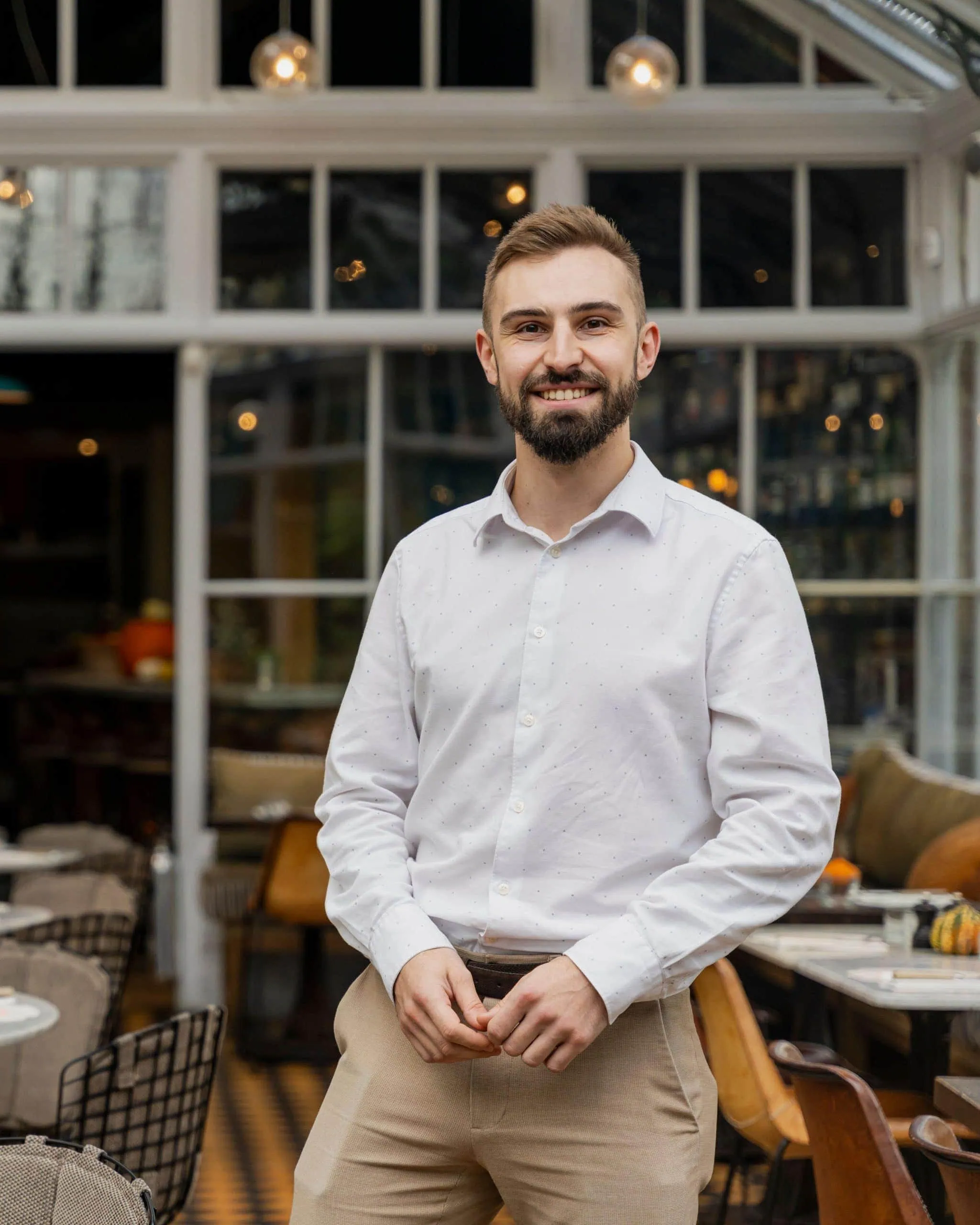 A7R01286-2023-Gees-Restaurant-Bar-Oxford-High-Res-Collective-Peter-Deputy-Senior-Restaurant-Manager-Web-Hero-aspect-ratio-2049-2560