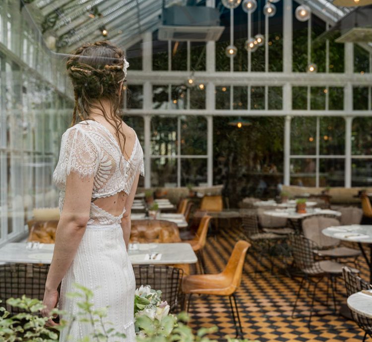 A7R02816 - 2023 - Gees Restaurant & Bar - Oxford - High Res - Spring Wedding Glasshouse Flowers - Web Feature