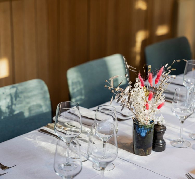 A7R05158 - 2023 - Gees Restaurant & Bar - Oxford - High res - Festive Christmas Table Settings Gallery - Web Feature