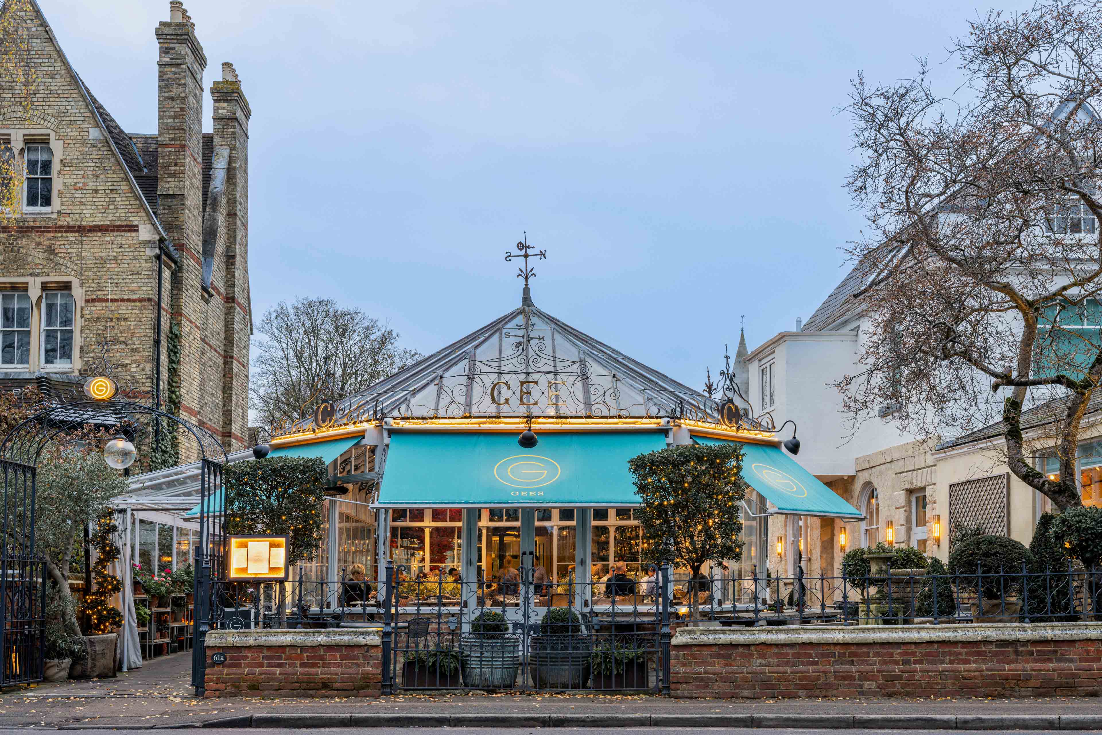 A7R00490 - 2022 - Gees Restaurant & Bar - Oxford - High res - Facade Exterior Festive Christmas - Web Hero