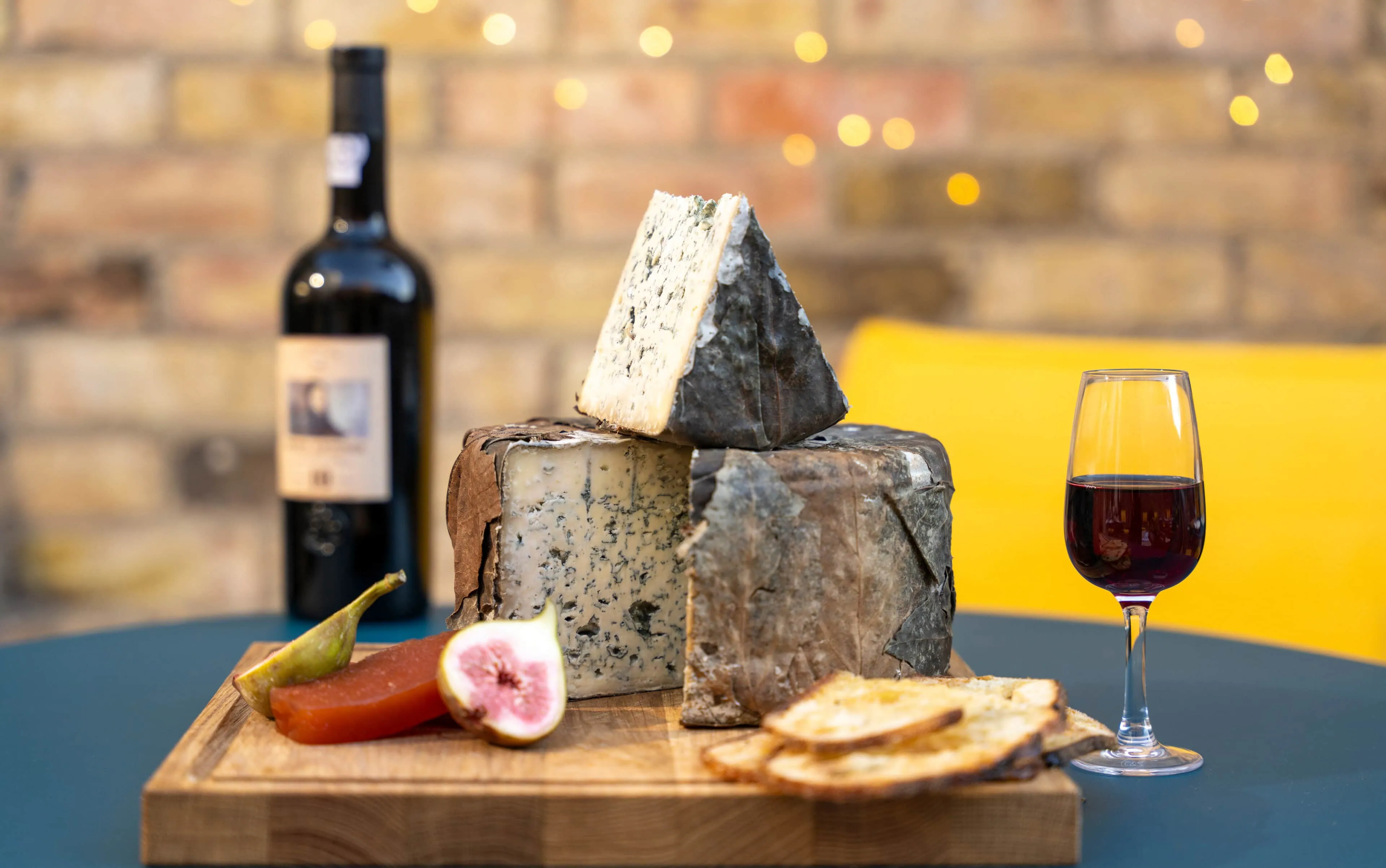 A7R06866-2023-Gees-Restaurant-Bar-Oxford-High-Res-Festive-Foods-Picos-Blue-Cheese-Port-Wine-Fig-Medlar-Jelly-Sourdough-Toast-Web-Hero-aspect-ratio-3840-2405